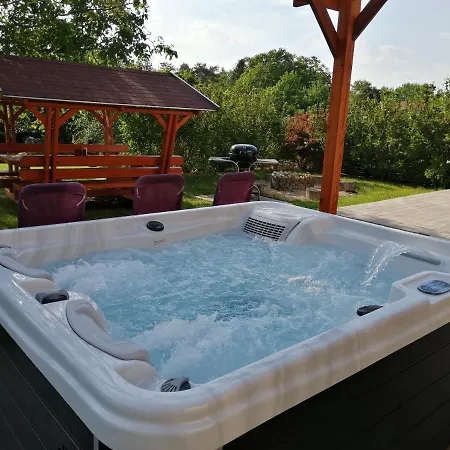 Pedro Villa Szigliget